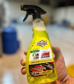 تمیز کننده بسیار قوی و حرفه ای موتور اتومبیل، با فرمول قوی برای تمیز کردن سطوح با حجم زیاد آلودگی، با رایحه لیمو، دقت کنید که بعد از تمیز کردن سطح مورد نظر، با دستمال خیس شده با آب خالص دوباره لکه گیری شود 